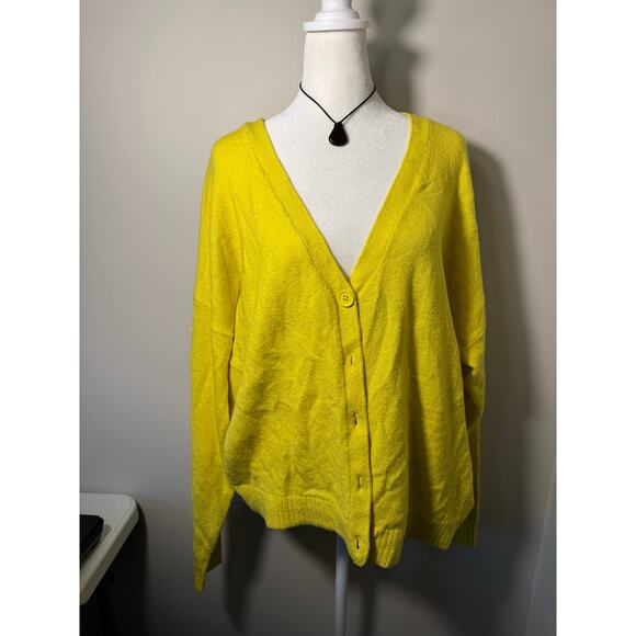 Lane Bryant 18/20 Butter Yellow Button Up V-Neck Cardigan Sweater - Picture 1 of 6